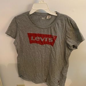 Levi’s t-shirt